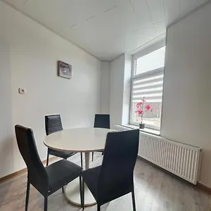 https://rue-charbonnel-1-b-charleroi-airport.hotelsantwerp.net
